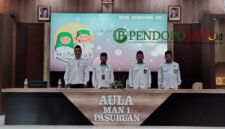 Kepala Sekolah MAN 1 Pasuruan Saat Mengikuti PKKM Di Aula Sekolah (Foto: Abdullah Pendoposatu)