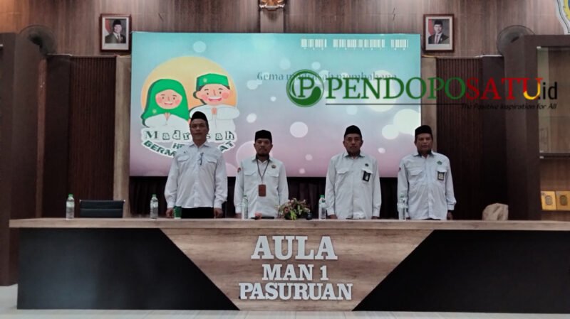 Kepala Sekolah MAN 1 Pasuruan Saat Mengikuti PKKM Di Aula Sekolah (Foto: Abdullah Pendoposatu)