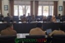 Kepala Bakorwil III Malang, Asep Kusdinar Saat Mengikuti Rapat  Kegiatan Desk Optimalisasi Barang Milik Daerah Di Lingkungan Pemprov bersama Komisi C DPRD Provinsi Jatim Di Kota Probolinggo (Foto: bgs Pendoposatu)