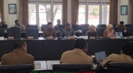Kepala Bakorwil III Malang, Asep Kusdinar Saat Mengikuti Rapat  Kegiatan Desk Optimalisasi Barang Milik Daerah Di Lingkungan Pemprov bersama Komisi C DPRD Provinsi Jatim Di Kota Probolinggo (Foto: bgs Pendoposatu)
