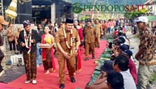 Sekda Kabupaten Malang, Budiar Anwar Didampingi Kepala Desa Pujiharjo, Hendiarso, Dan Beberapa OPD Serta Forkopimcam Saat Menghadiri Bersih Desa Pujiharjo ke-94 (Foto: Seno Pendoposatu)