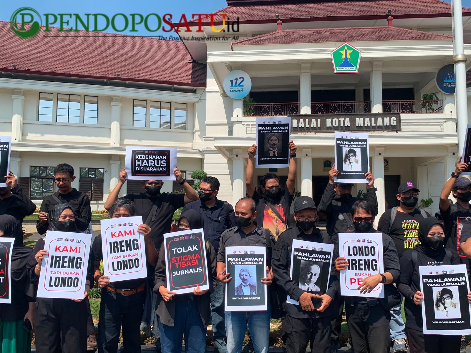 Blunder! Staigment Presiden "Londo Ireng" Picu Gelombang Protes, Insan Pers Malang Raya Turun Ke Jalan Blunder! Staigment Presiden "Londo Ireng" Picu Gelombang Protes, Insan Pers Malang Raya Turun Ke Jalan