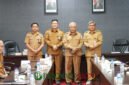 Kepala Bakorwil Malang, Asep Kusdinar (Kanan), Bupati Malang, HM. Sanusi (Kanan II), Didampingi Sekda Dan Kepala Bapeda Kabupaten Malang (Foto: bgs pendoposatu.id)