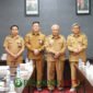 Kepala Bakorwil Malang, Asep Kusdinar (Kanan), Bupati Malang, HM. Sanusi (Kanan II), Didampingi Sekda Dan Kepala Bapeda Kabupaten Malang (Foto: bgs pendoposatu.id)