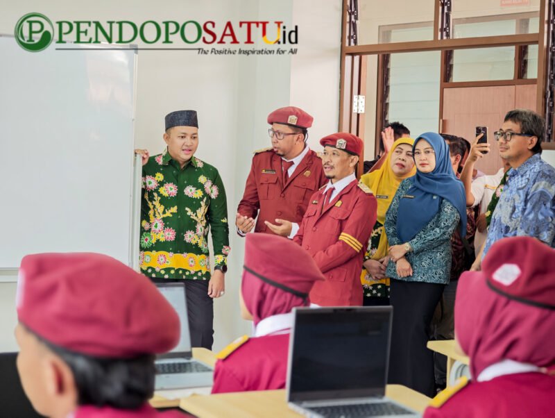 Bupati Pasuruan, Rusdi Sutejo Saat Dilokasi Sekolahan Rakyat Kecamatan Gondang Wetan (Foto: Abdullah pendoposatu.id)