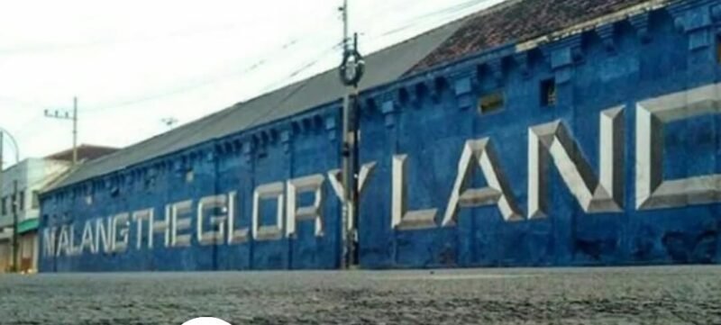Mural ikonik Malang The Glory Land di Jalan Arif Rahman Hakim sebelum di hapus Panitia FM11