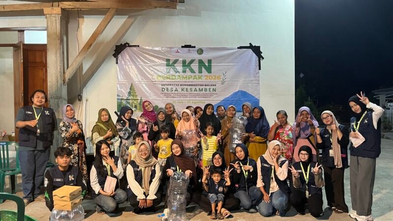 Ket foto – Mahasiswa KKN Berdampak Universitas Muhammadiyah Malang (UMM) di Desa Kesamben Blitar