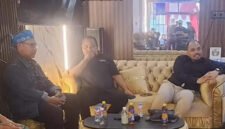 Anggota DPRD Kabupaten Malang Mohammad Risqi Irvansyah (tengah), Akademisi dan Praktisi Hukum Yusuf Eko Nahuddin, S.H., M.H., (kanan) tokoh pemuda lintas etnis M Nur Rois (Foto: Agus pendoposatu.id)