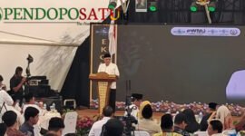 Ketua PWNU Jawa Timur, KH Abdul Hakim Mahfudz saat menghadiri Forum Cangkrukan Pancasila yang digelar di NK Cafe, Karangploso, Kabupaten Malang (Foto: Agus Setyo pendoposatu.id)