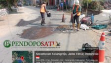 Tim Salob UPT PJJ Kauman saat mengerjakan ruas jalan Bungur - Kedoyo Kabupaten Tulungagung (Foto: S Suharnanik pendoposatu.id)