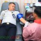 Pegawai Lapas II A Kabupaten Banyuwangi saat melakukan donor darah di kantor PMI (Foto: Boby Try pendoposatu.id)