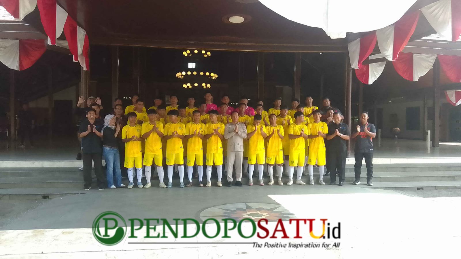 Silaturahmi Skuat Perseta U - 17 Piala Suratin, Plt. Bupati Tulungagung Petik Falsafah Jawa hingga Filosofi 'MacGyver'