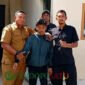 Terduga pengedar sabu saat diamankan oleh pihak sekolah SMAN 1 Rogojampi (Foto: Boby pendoposatu.id)