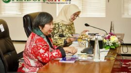 Ketua Komnas HAM RI, Anis Hidayah didampingi Bupati Banyuwangi, Ipuk Fiestiandani dalam acara sosialisasi program Penilaian HAM (Foto: Boby pendoposatu.id)