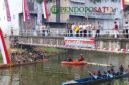 Pelaksana Tugas (Plt) Bupati Tulungagung,  Ahmad Baharudin membuka langsung lomba dayung dalam rangka memperingati HUT RI ke-81 (Foto: Hanik pendoposatu.id)