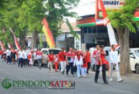 Pegawai Lapas IIA Banyuwangi beserta keluarga Funwalk (Foto: Boby pendoposatu.id)