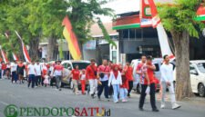 Pegawai Lapas IIA Banyuwangi beserta keluarga Funwalk (Foto: Boby pendoposatu.id)