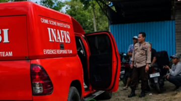 Tim Inafis Polresta Banyuwangi saat oleh TKP (Foto: pendoposatu.id)
