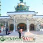 Para pegawai Lapas Kelas IIA Banyuwangi saat bergotong royong di Masjid area SAE (Foto: Boby pendoposatu.id)