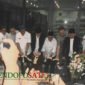 Bupati Blitar, Wakil Bupati Blitar, Gus Iqdam (tengah) dan jajaran OPD yang mendampingi, saat Pemotongan  Pita pada lounching Kopi Joz Jis (Foto: Sony pendoposatu.id)