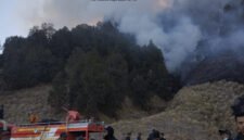 Personel gabungan TNI, Polri dan Polhut KPH Tumpang masih melakukan pemantauan dan siaga di wilayah Jemplang (Foto: dik/Hms pendoposatu.id)
