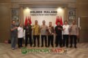 Kapolres Malang, AKBP Rulian Syauri dan Ketua Umum IPSI Kabupaten Malang Zia’ulhaq, didampingi para pengurus perguruan silat (Foto: Diki pendoposatu.id)