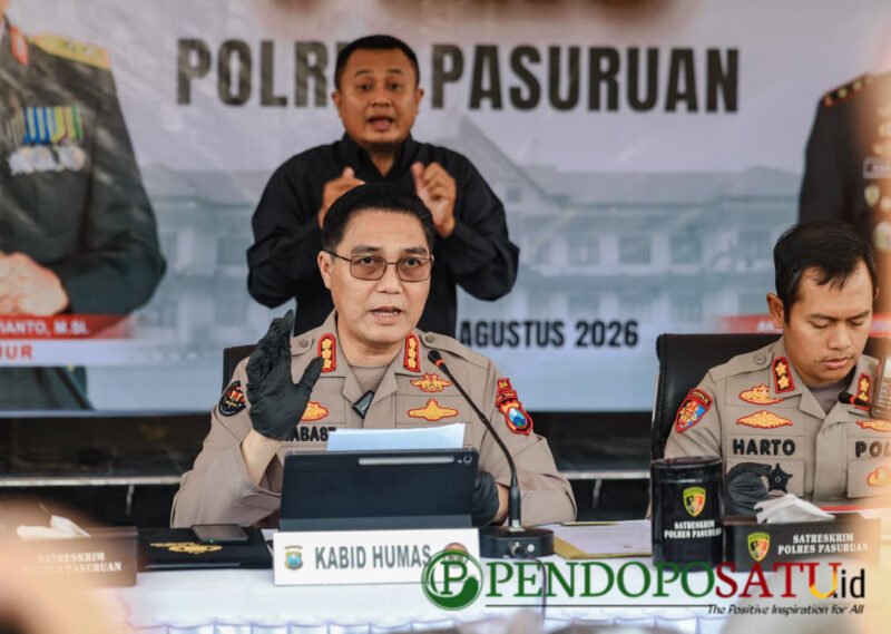 Kabid Humas Polda Jatim, Kombes Pol Jules Abraham Abast saat press rilis di Mapolres Pasuruan (Foto: Abdullah pendoposatu.id)