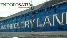 Mural ikonik Malang The Glory Land di Jalan Arif Rahman Hakim sebelum di hapus Panitia Festival Mbois 11 (Foto: Agus S pendoposatu.id)