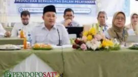 Bupati Pasuruan, HM.Rusdi Sutejo didampingi Sekda, Yudha Triwidya Sasongko, dan jajaran manajemen RSUD Bangil yang dipimpin Plt.Direktur RSUD Bangil, dr. Tri Dinar Herturini saat mengikuti sesi wawancara pimpinan dalam rangkaian penilaian dan evaluasi akreditasi oleh tim surveyor KARS (Foto: Abdullah)