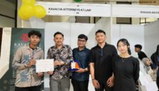 Founder Kavacha Attorneys at Law, Shendy Prasetyo, S.H., M.H., CPM., CIRP., CIRM., bersama rekan dalam acara kegiatan Brawijaya Jurist Career Expo 2026 di Widyaloka Building, UNIBRAW Malang (Foto: bgs pendoposatu.id)