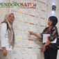 Centya (kanan), Koordinator Warga Peduli Lingkungan (Foto: Agus S pendoposatu.id)