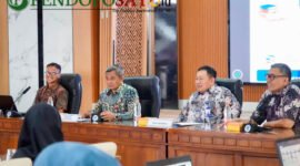 Kepala Bakorwil Malang, Asep Kusdinar saat mendampingi Disperpusip Jatim dan programer dari Perpustakaan Nasional RI (Foto: bgs pendoposatu.id)