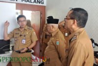 Bupati Malang, HM Sanusi saat tinjau peluncuran program ECO OFFICE di kantor Dinas Lingkungan Hidup (DLH) Kabupaten Malang (Foto: Agus S pendoposatu.id)
