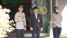 Kapolres Malang, AKBP Rulian Syauri dengan kepala Bakorwil III Malang, Asep Kusdinar (Foto: bgs pendoposatu.id)