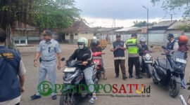 Operasi Simpatik dalam rangka sosialisasi keselamatan dan taat pajak oleh petugas gabungan (Foto: Seno pendoposatu.id)