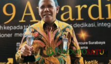 H.Syamsul Hadi, S.Sos., M.M selaku Dirut Perumda Tirta Kanjuruhan, terima penghargaan sebagai CEO BUMD Terinovatif (Foto: bgs pendoposatu.id)