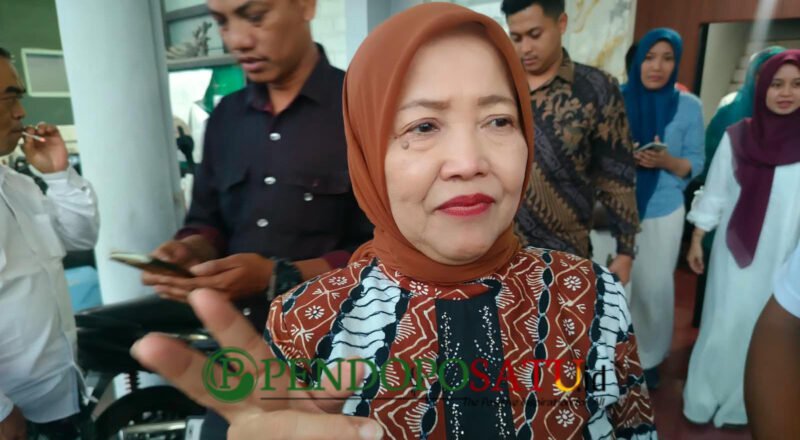 Wakil Bupati Malang, Hj.Lathifah Shohib saat kegiatan Maulid Nabi di Kecamatan Bululawang (Foto: Seno pendoposatu.id)