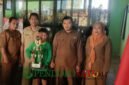 Muhammad Albi Al-Ghozali didampingi Kepsek SDN 1 Tegalrejo, Supriyadi, S.Pd beserta guru pendidik (Foto: Diky pendoposatu.id)