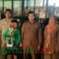 Muhammad Albi Al-Ghozali didampingi Kepsek SDN 1 Tegalrejo, Supriyadi, S.Pd beserta guru pendidik (Foto: Diky pendoposatu.id)