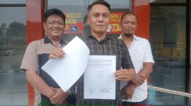 Koordinator GMB, Maryono Setyo Budi saat laporan ke Polres Kota Blitar (Foto: Nadia KK pendoposatu.id)