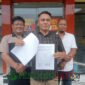 Koordinator GMB, Maryono Setyo Budi saat laporan ke Polres Kota Blitar (Foto: Nadia KK pendoposatu.id)