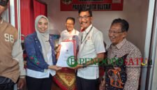 Ratih Dewi Indarti resmi mendaftarkan diri sebagai bakal calon (Balon) Ketua Umum KONI Kota Blitar (Foto: Nadia K.K pendoposatu.id)