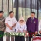 Asisten II Pemkab Malang Prasetyani Arum Anggorowati (tengah) bersama Rektor UNITRI Prof. Dodi Wirawan Irawanto, S.E., M.Com., Ph.D. (kiri) dan Kepala DTPHP Kabupaten Malang Avicenna M. Saniputera (kanan) saat peresmian Kampus III Fakultas Pertanian UNITRI di Agro Edupark Wagir (Foto: Agus pendoposatu.id)
