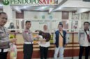 KRI Samsat Bangil saat memberikan hadiah ke taat pajak (Foto: Abdullah pendoposatu.id)