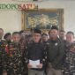 Ketua PC GP Ansor Kabupaten Malang, H. Fatkhurrrozi bersama jajaran pengurus (Foto: bgs Pendoposatu.id)