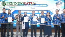Kepala Bakorwil Malang, Asep Kusdinar saat memfasilitasi pertemuan antara perwakilan Pemkab Malang dengan Pemkot Batu terkait Songgoriti (Foto: bgs pendoposatu)