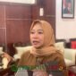Kepala Bagian Hukum Pemerintah Kota Blitar, Nina Indrayanti Saat di wawancara oleh awak Media (Foto: Nadia KK pendoposatu.id)