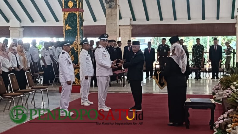 Bupati Malang, H.M Sanusi saat melantik 3 PAW Kepala Desa (Foto: Seno pendoposatu.id)