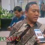 Usai Rakor KPK, Darmadi Tinggalkan Gedung DPRD Lewat Pintu Belakang