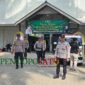 Anggota Polsek Muncar terlihat berjaga pada acar Kejuaraan Wilayah (Kejurwil) X Pagar Nusa Provinsi Jatim (Foto: Boby pendoposatu.id)